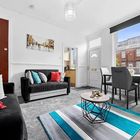 Spacious Sleeps 6 With Free Street Parking Apartment Leeds (West Yorkshire)